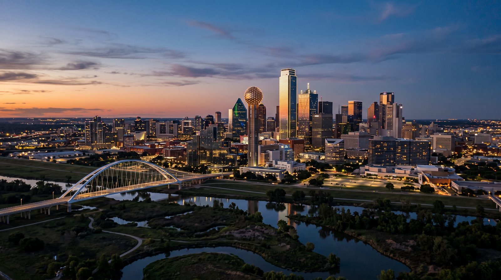 Dallas, Texas skyline at dusk